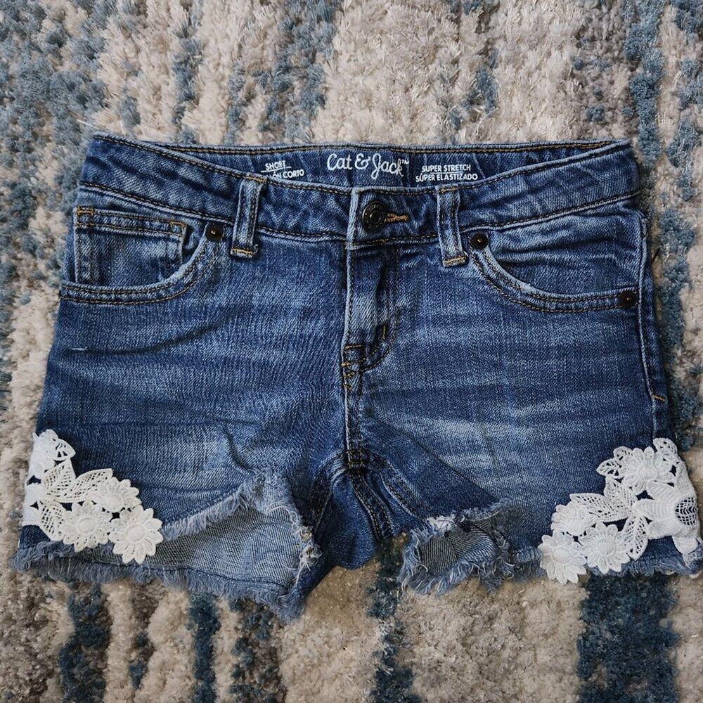 Cat & Jack Floral Embroidered Shorts Girls || Med 7/8 - Picture 2 of 5